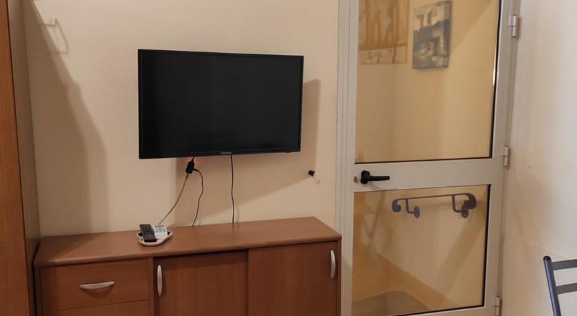 One Bedroom Studio House